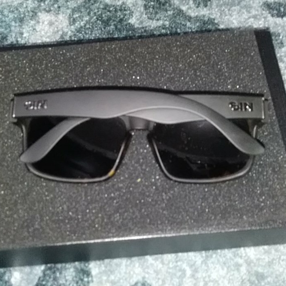 SIN polarised glasses - Picture 2 of 6